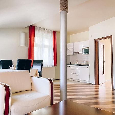 Riverside Apartments Thalia Karlsbad Eksteriør billede