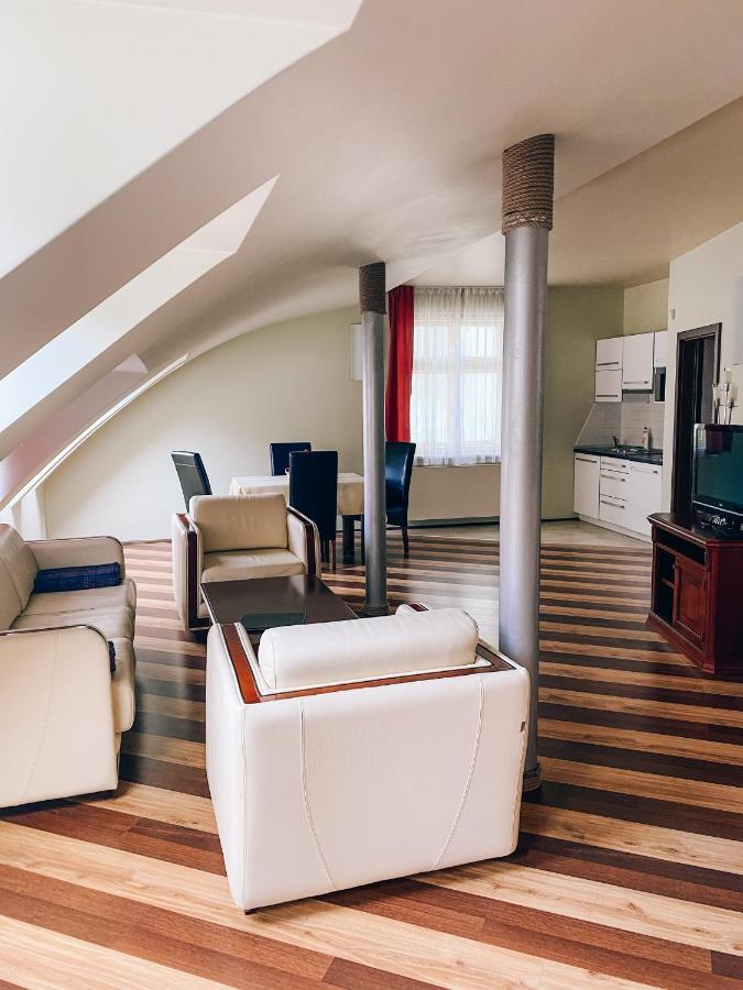 Riverside Apartments Thalia Karlsbad Eksteriør billede